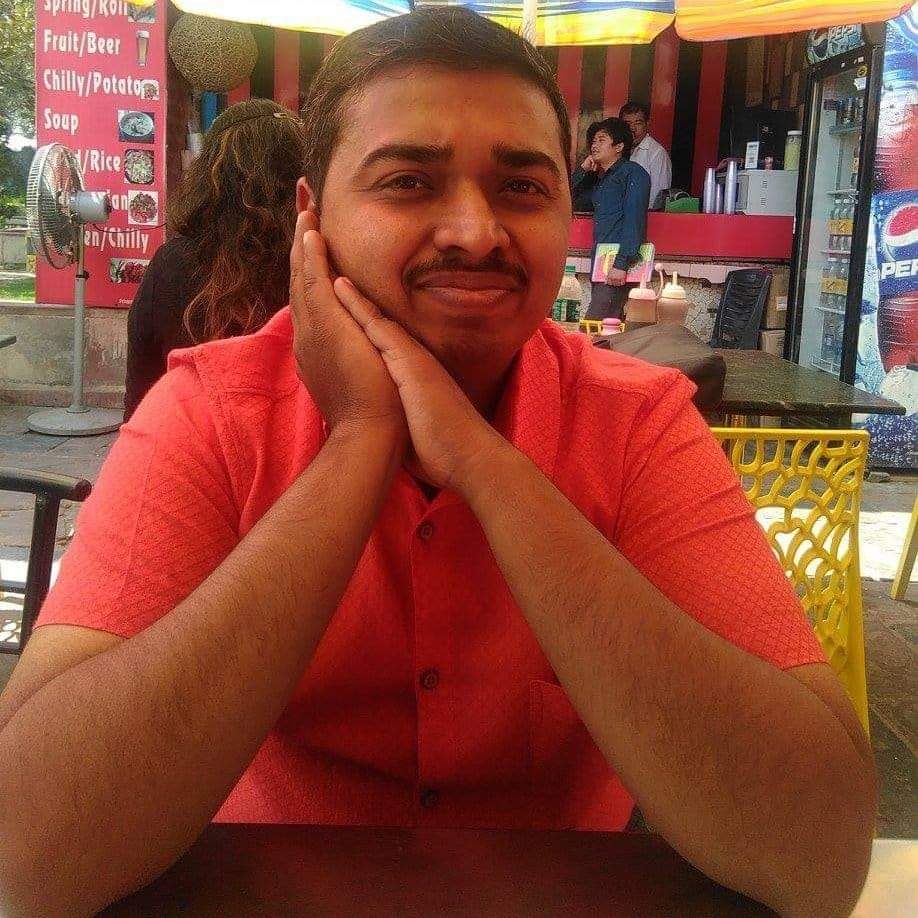 1073.Bhalchandra Phatak | Pune | 1984 | 5’4″ | B.A. | Business | 7 L