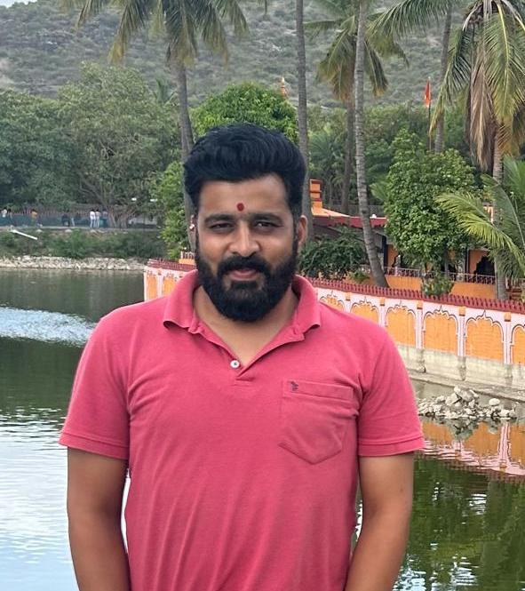 1075.Pranav Pathak | Pune | 1997 | 5’7″ | B.E.+MBA | MNC | 5 L