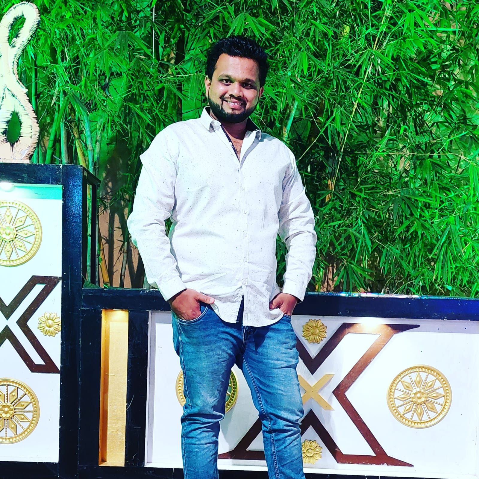 1079..Prashant Kulkarni | Nashik | 1992 | 5’6″ | M.Com | Pvt. | 3L